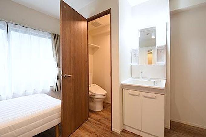 Private rooms Wash basin